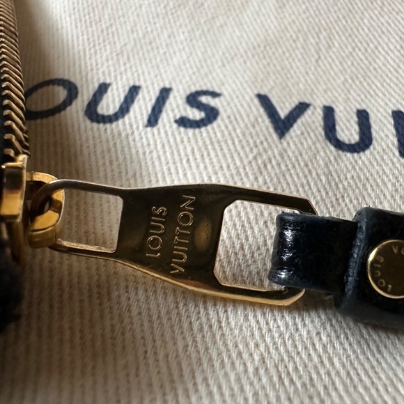 Louis Vuitton Empreinte Leather Bicolor Key Pouch - Picture 11 of 14